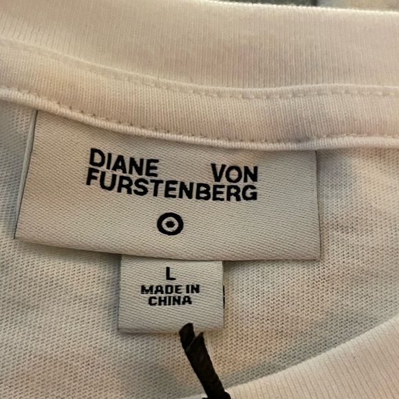 DIANE VON FURSTENBERG DVF Target Collab white Tshirt Red Lip Tee size LG cotton - Picture 16 of 16